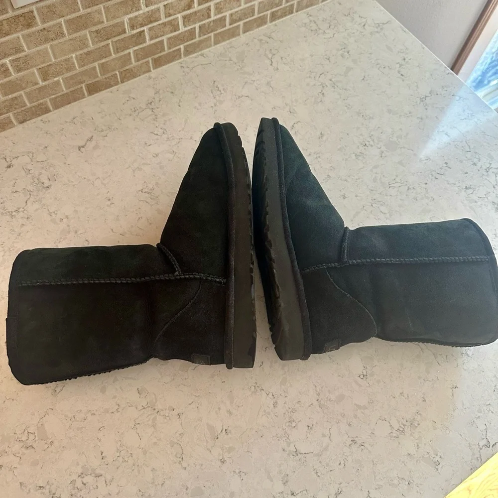 UGG Black Shearling Boots Size 8 - Picture 9 of 10